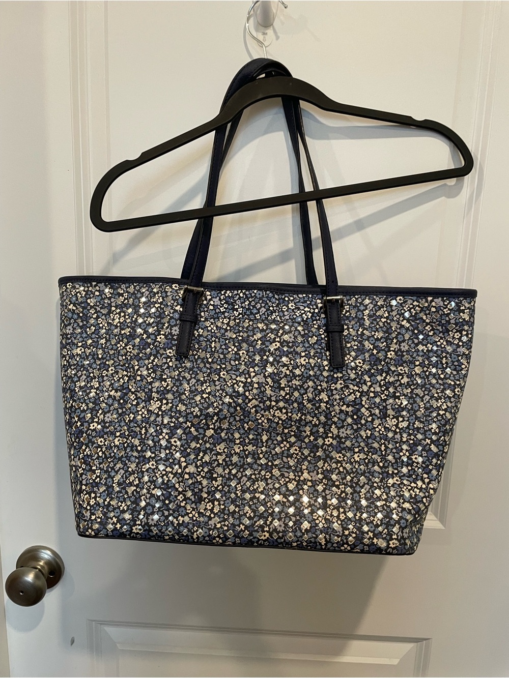 Michael Kors Blue and silver Floral Tote w and Silver Wallet - Picture 2 of 8